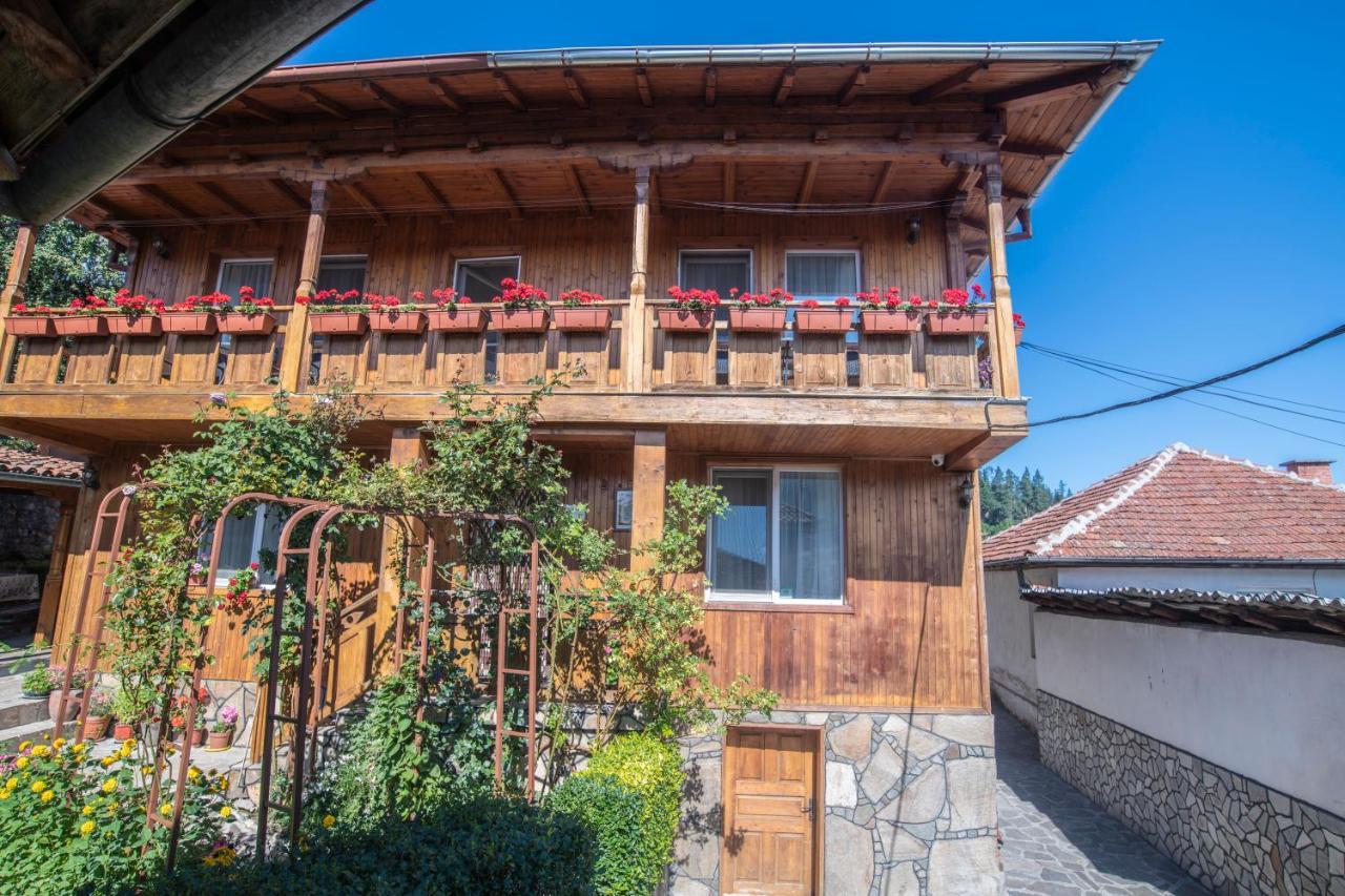 Guest House Roden Dom Koprivshtitsa Esterno foto